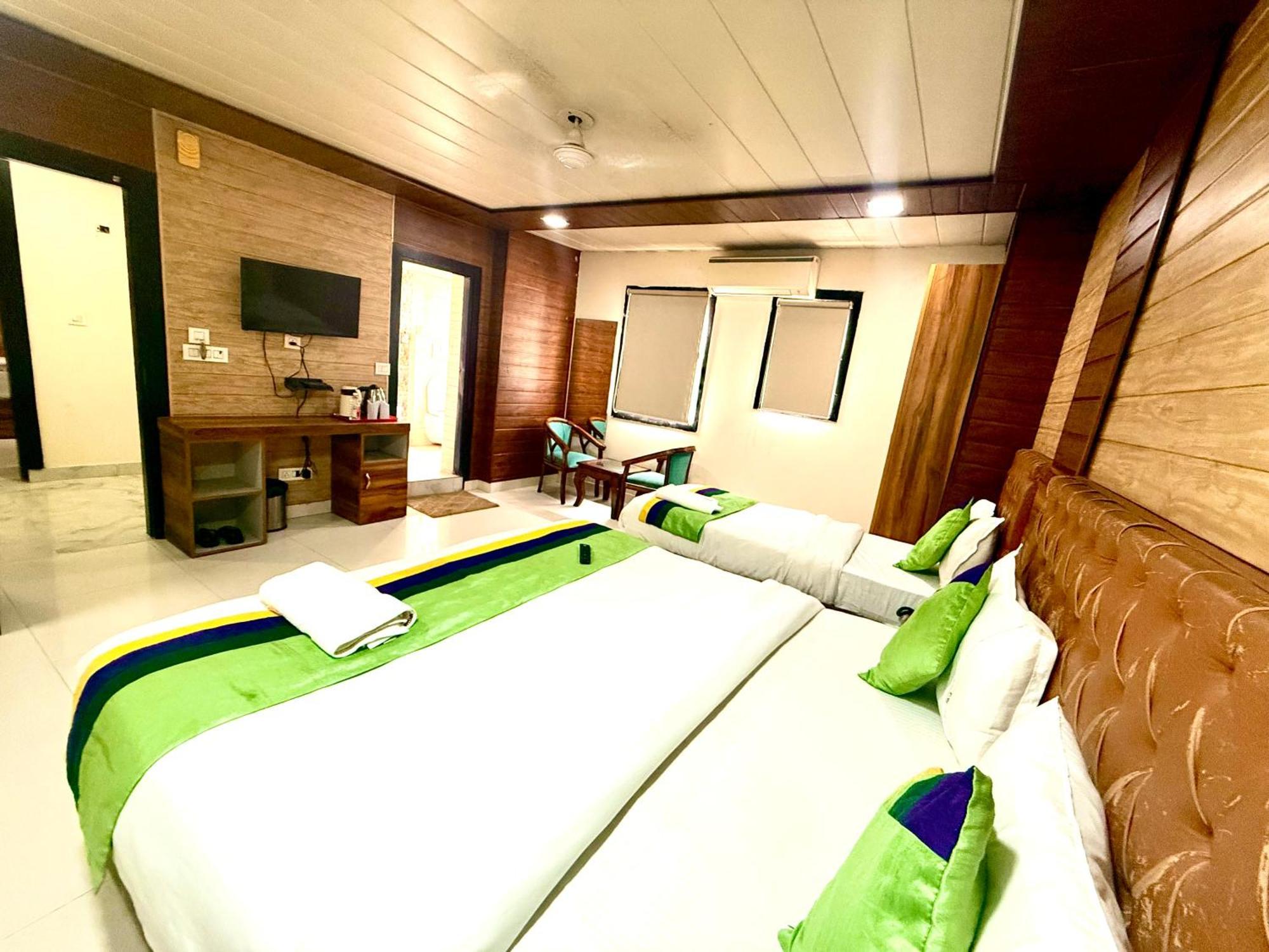 Hotel Tej International Plaza Near Igi Airport Delhi 新德里 外观 照片