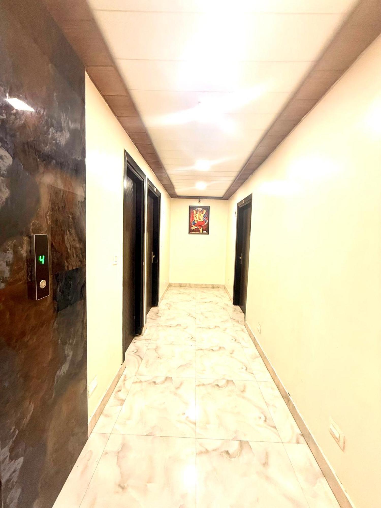 Hotel Tej International Plaza Near Igi Airport Delhi 新德里 外观 照片