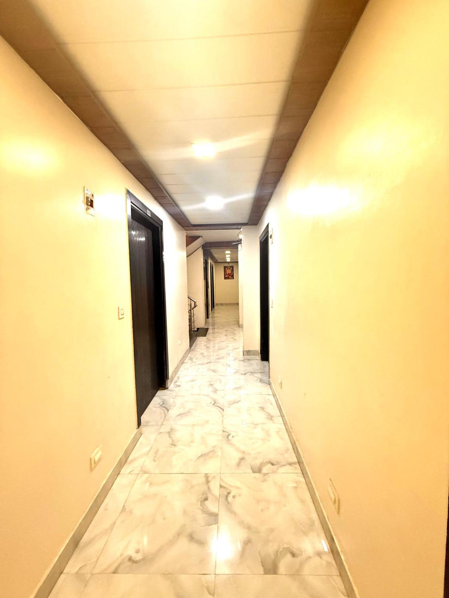Hotel Tej International Plaza Near Igi Airport Delhi 新德里 外观 照片