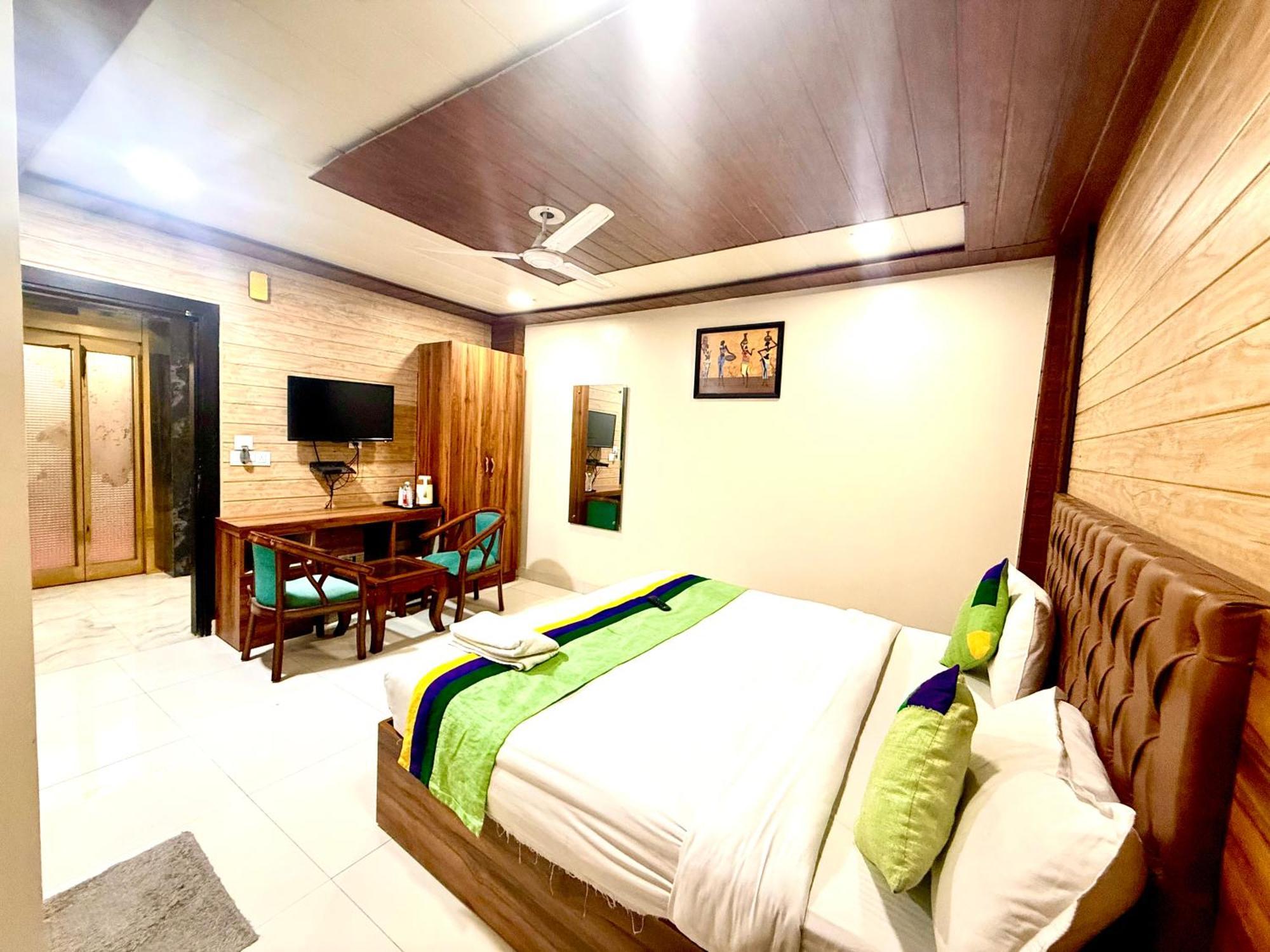 Hotel Tej International Plaza Near Igi Airport Delhi 新德里 外观 照片