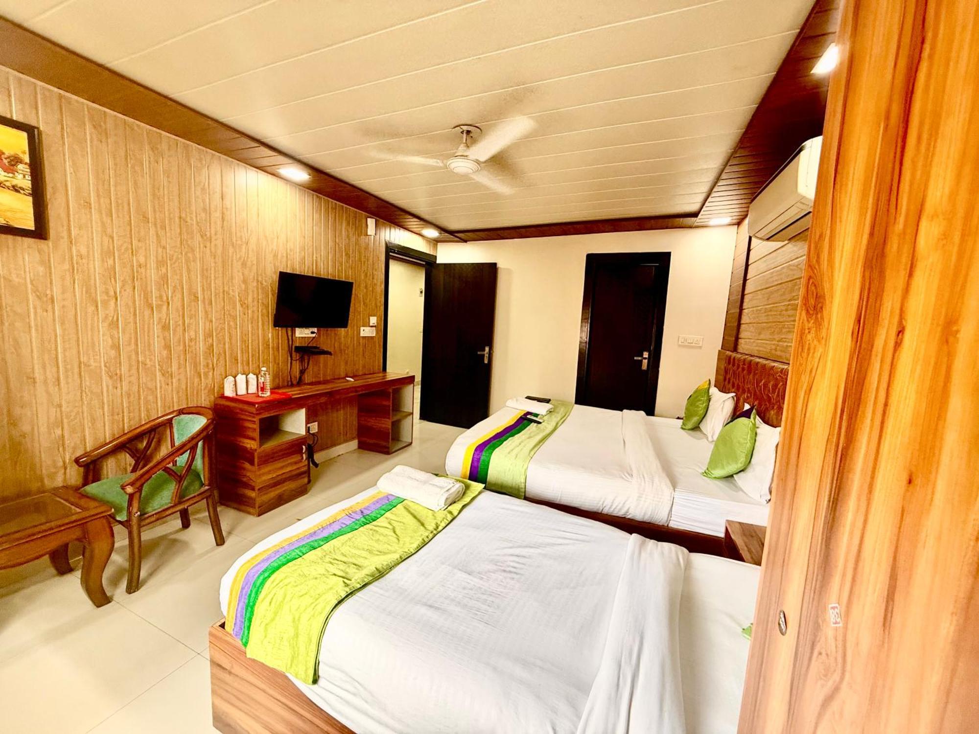 Hotel Tej International Plaza Near Igi Airport Delhi 新德里 外观 照片