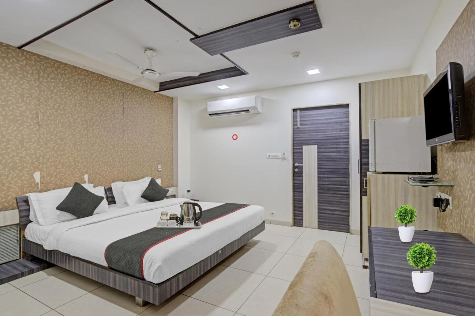 Hotel Tej International Plaza Near Igi Airport Delhi 新德里 外观 照片